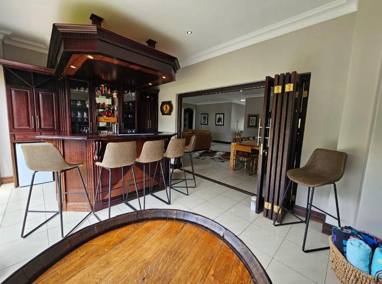 To Let 5 Bedroom Property for Rent in Jim Fouchepark Free State